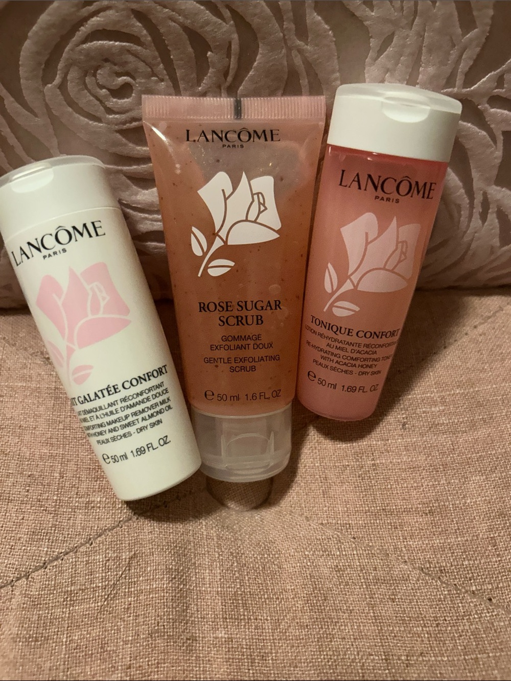Lancôme trio Rose Sugar Scrub & Tonique Confort Set - New